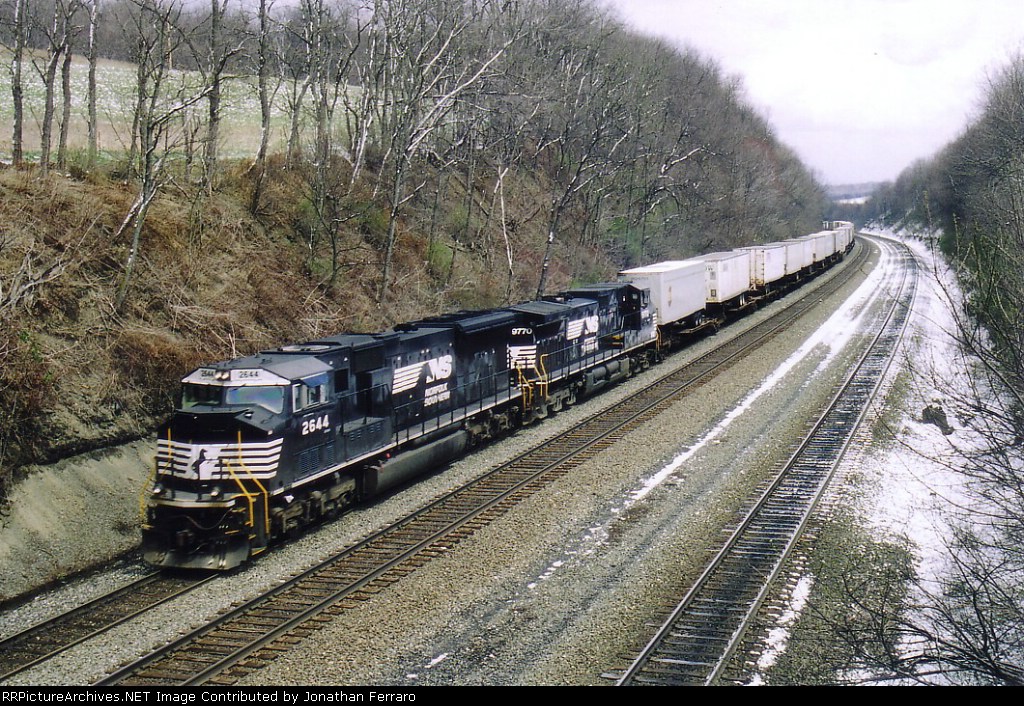 NS Train T-21E